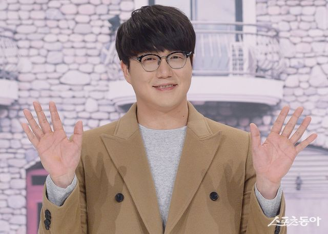 성시경, 700만원대 피부 시술비 공개…누리꾼 “호구 잡혔다”