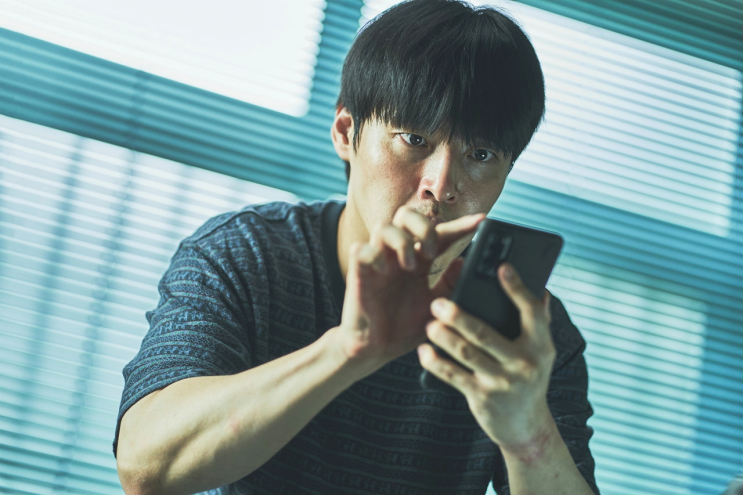  84제곱미터 정보 관람평 출연진 결말 영화 평점 넷플릭스