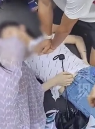  “가슴 만졌다고?” 여성 살린 의대 교수, 심폐소생술에 쏟아진 황당한 비난 논란