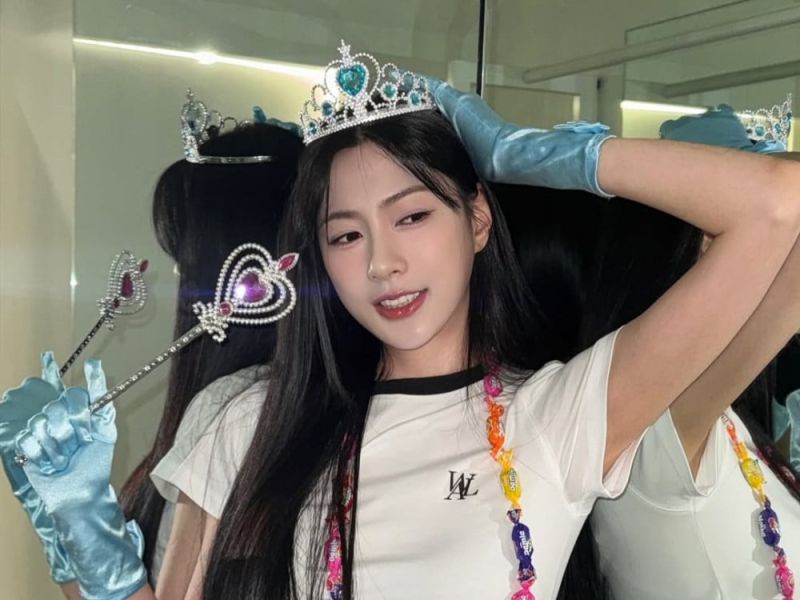 에이핑크 하영, 멤버들과 함께 맞은 29번째 생일… 끈끈한 의리+팬 사랑 과시