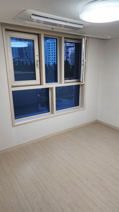  부산 입주청소 [깔끔한롱다리] 새집처럼 완벽한 청소에 감동 !