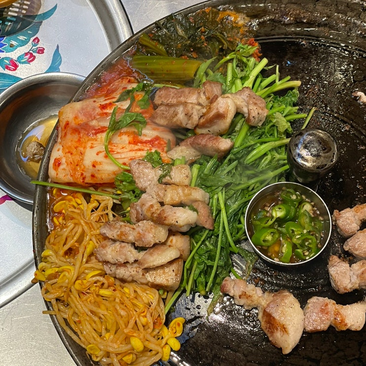  창원 상남동 고기집 목구멍ㅣ구워주는 솥뚜껑 미나리 삼겹살