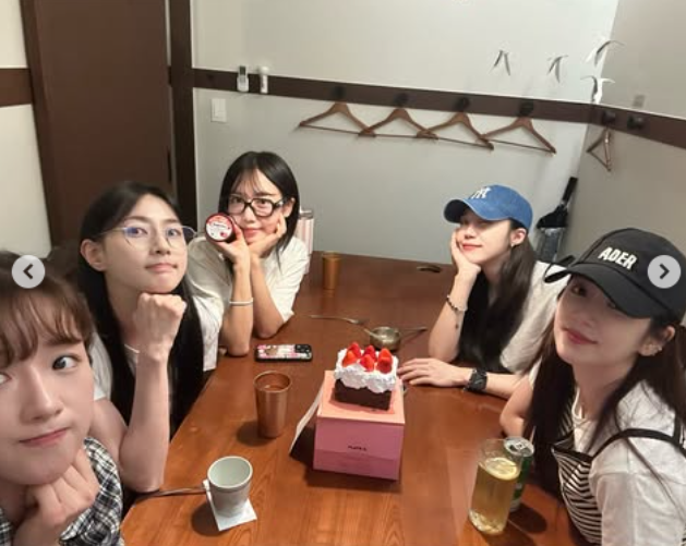 에이핑크, 오하영 생일 맞아 뭉쳤다 완전체 모임에 팬들 ‘감동’