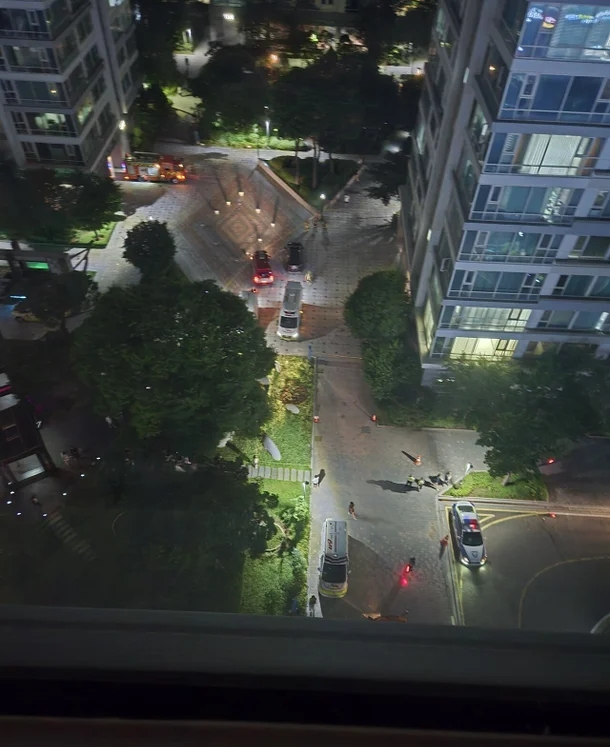 인천 <b>송도 아파트</b> 단지서 아버지가 아들을 쐈다..<b>사망</b>" <b>총격</b>... 
