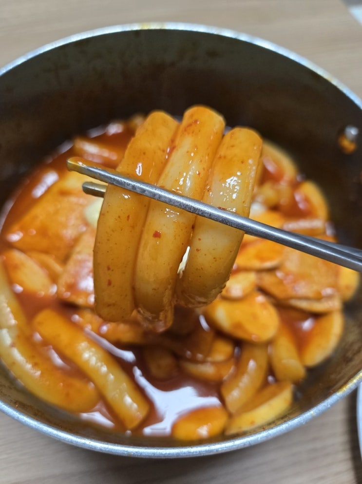  칼로리 낮춘 식사이론 맵칼떡볶이와 바삭납작만두 칼로리