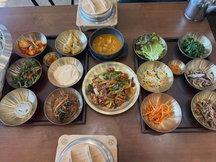  새로운 맛의 천안보리밥과 쭈꾸미가 있는 사월에보리밥과쭈꾸미 천안점