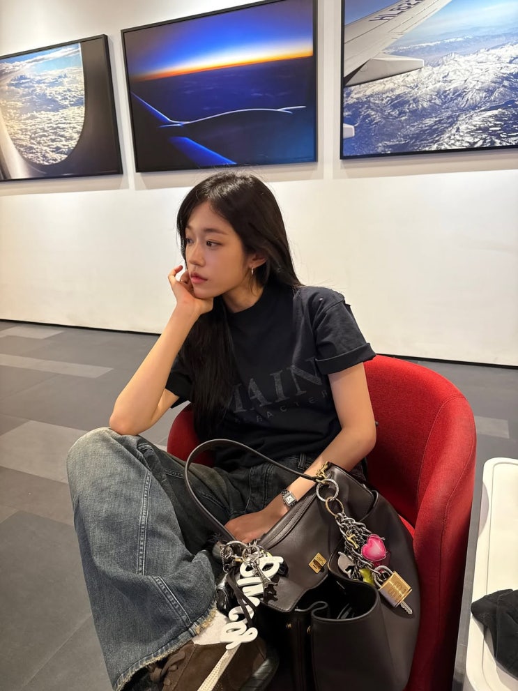  트렌디한 명품 브랜드 1타 발렌시아가 답지 않아 30대 여성 데일리백으로 사랑받는 로데오 토트백 여자 가방 추천 w. 노윤서