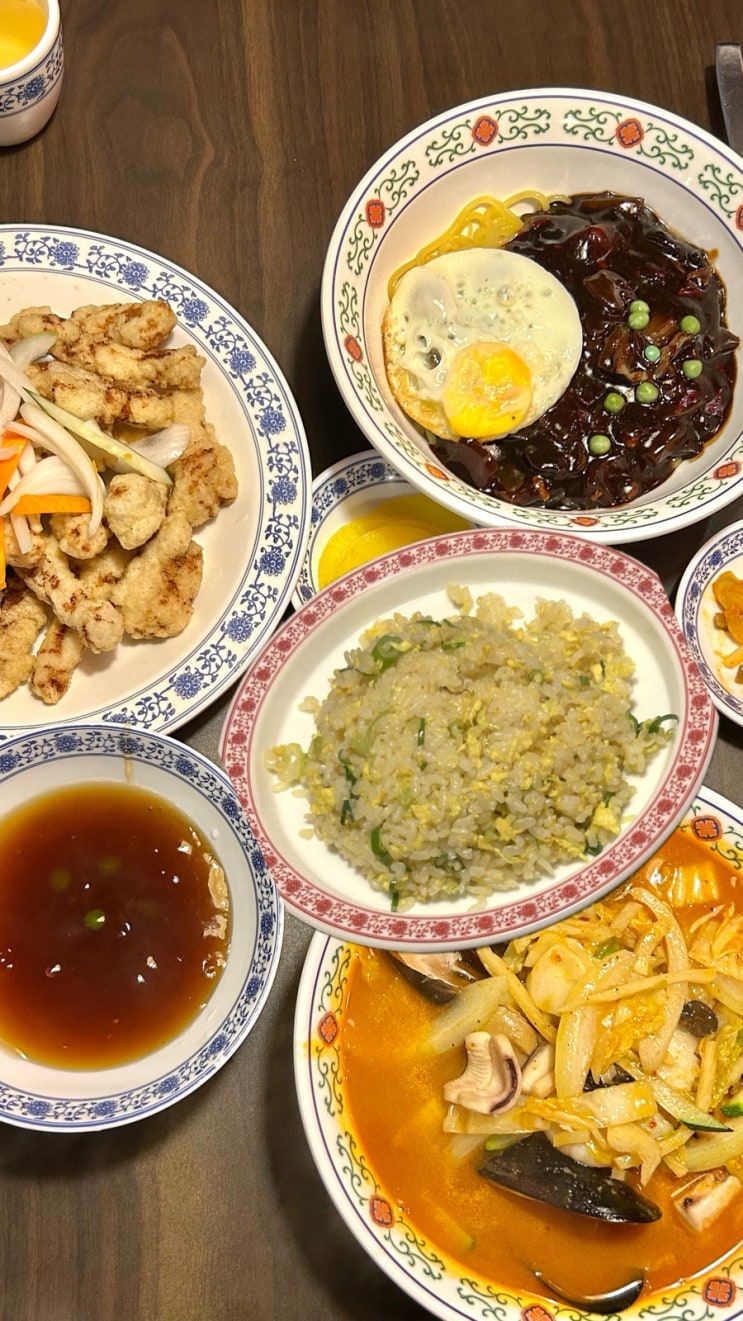  짜장도 맛있고 짬뽕도 맛있는데 어떻게 하나만 골라 < 한양중식 종로점 >