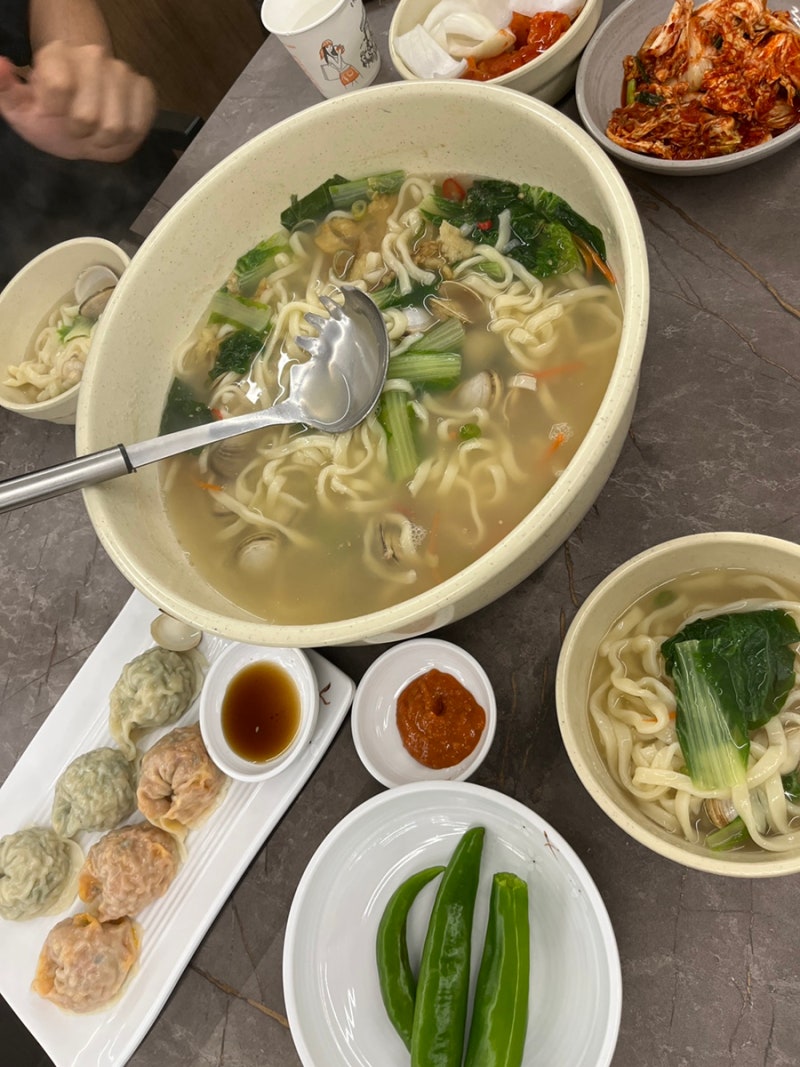 대구 해물칼국수 신천동 동대구역 근처 맛집 '봉창이해물칼국수 상공회의소점'