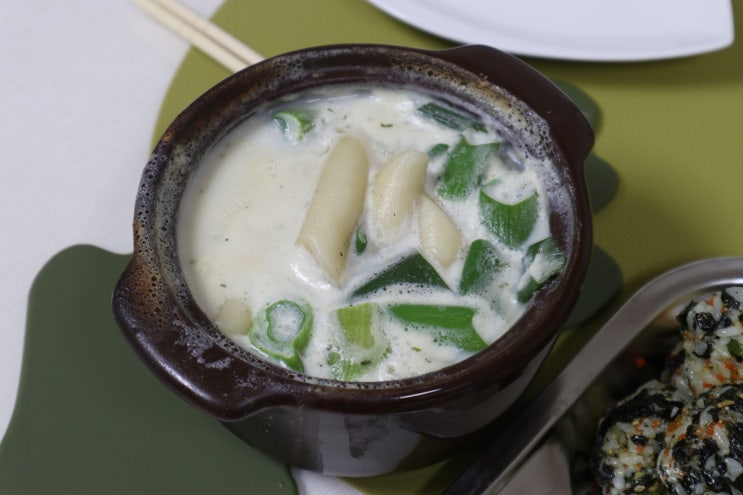  까르보나라 떡볶이 택배 야식창고 야식 생각날때