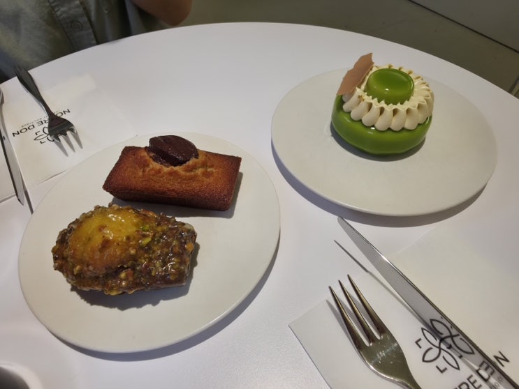  서울숲 카페 케이크 - 맛과 예쁨 다 갖춘 디저트 맛집[노틀던]
