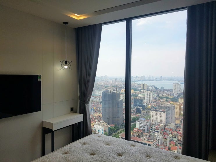  [추천집] 하노이 빈홈 메트로폴리스 M2 방2개 $1100 풀옵션 Vinhomes Metropolis [ 하노이 아파트 임대 ]