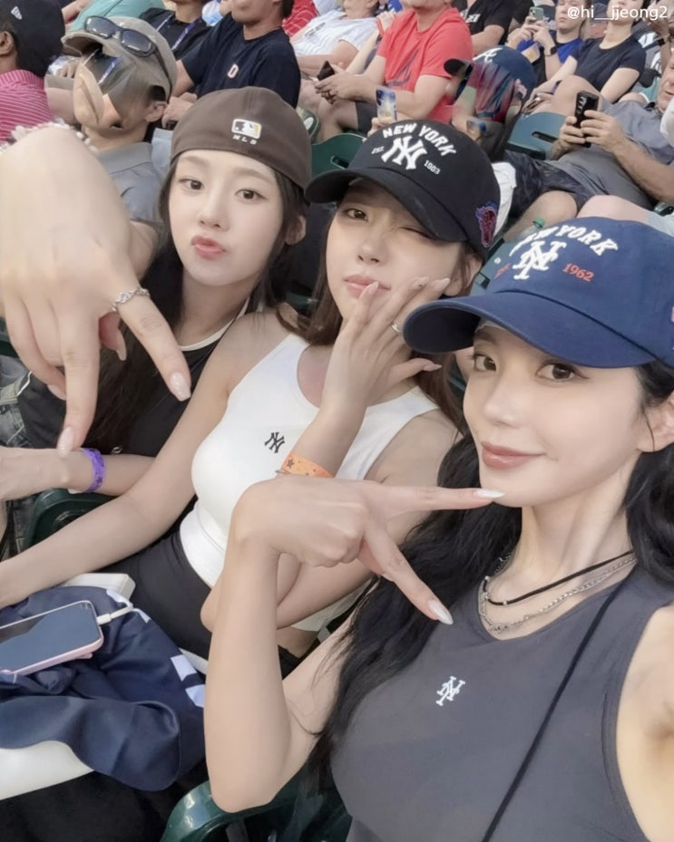  미국 MLB올스타전 솔로지옥 김혜진 외 3인! 볼캡모자 & 티셔츠 엠엘비 스타일링