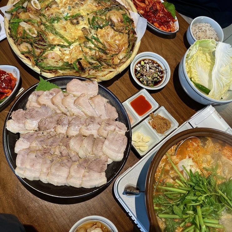  상무지구 맛집 고향보쌈칼국수 솔직후기 보쌈, 전골, 파전까지