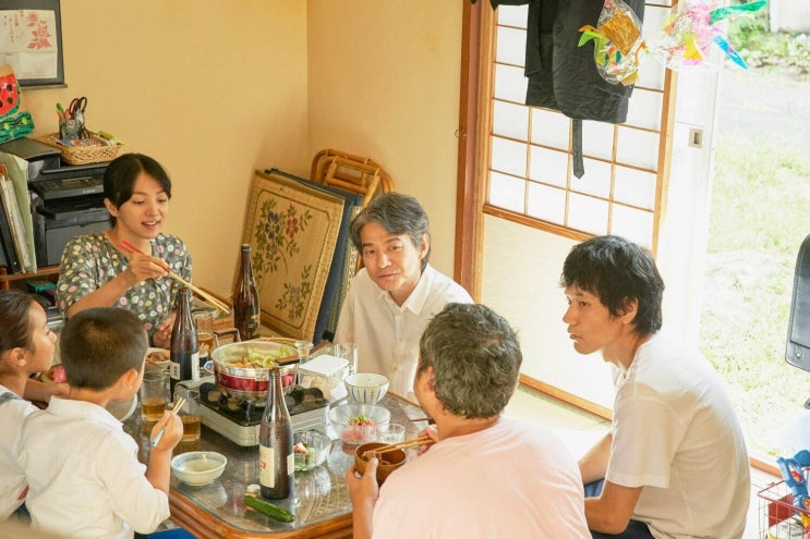  영화 '강변의 무코리타' 결말과 해석 - 죽음 곁에서 살아가는 법을 배우다