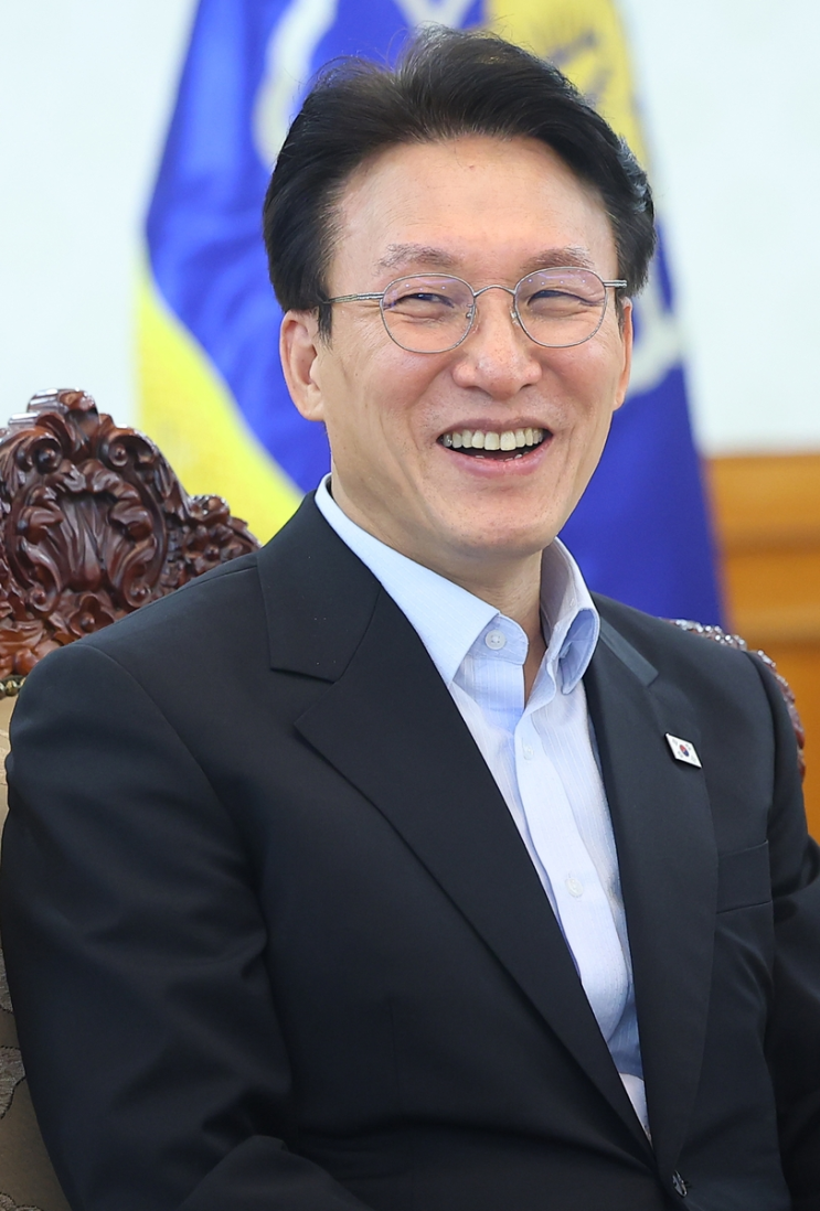 [이슈] <b>정청래</b>, <b>수해</b> 현장에서... 인터뷰 없이 묵묵히 <b>복구</b> 지원!