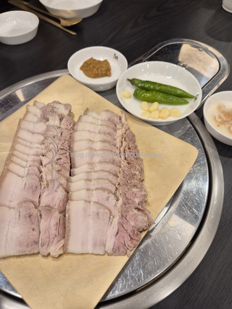  능라도 교대역 평양냉면 냉제육 직장인 점심식사 고소한 메밀면의 맛