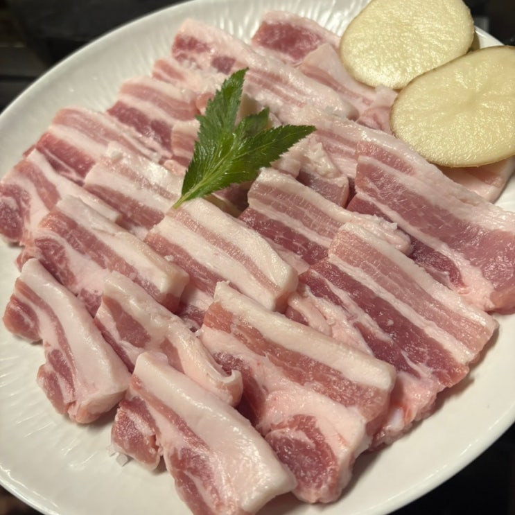  창원 상남동 돌판에 구워 먹는 삼겹살 맛집ㅣ석암생(生)소금구이 창원상남점