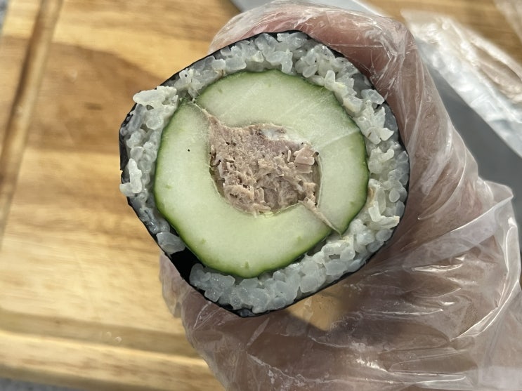  무더위 냉털요리, 통오이참치김밥과 라면