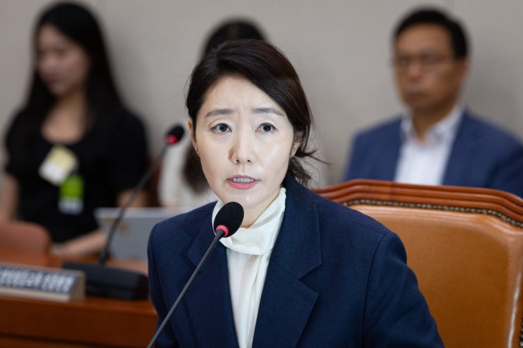  보좌진 갑질 논란부터 여론 반전까지! 강선우 사퇴 전말