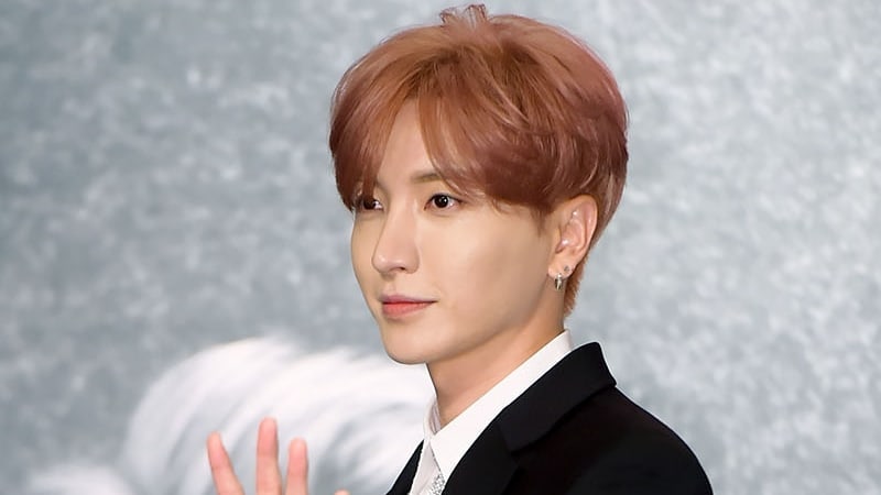 이특(Leeteuk), 무대 위 리더의 웃음 뒤에 숨겨진 가정의 침묵과 참극의 상처