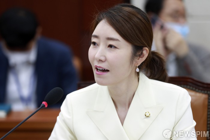 강선우 프로필: 2025 사퇴 특보와 갑질 <b>논란</b> 정리