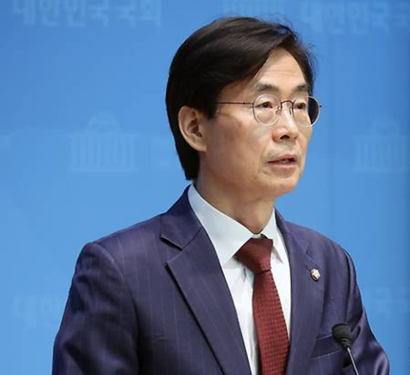 <b>조경태</b>·<b>안철수</b>, 김문수 겨냥 ˝극우 결별˝ 외쳐, “찐보수... 