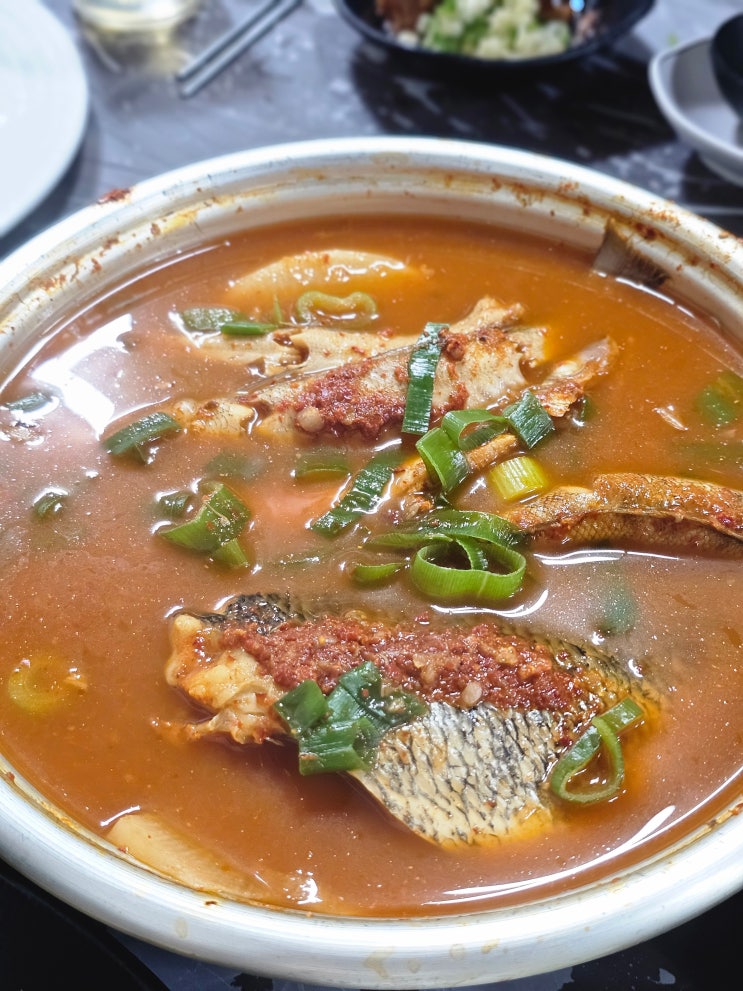 감성 넘치는 감성돔 대신 보리멸 매운탕 먹고 온 원조갯바위횟집