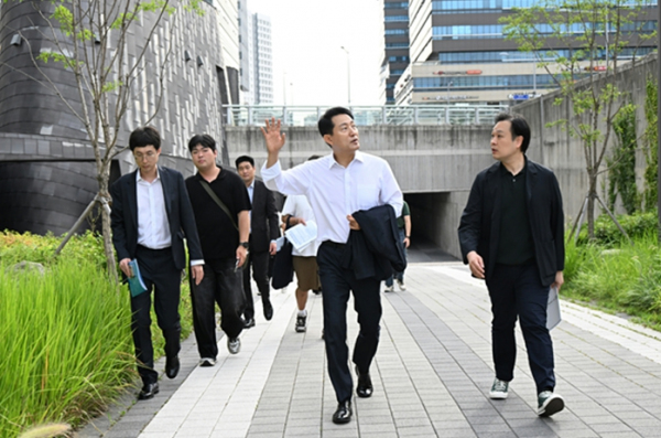  출근길 분주한 지하철... 오세훈 시장은 왜 지하철 현장을 찾았나 [한국철도일보]