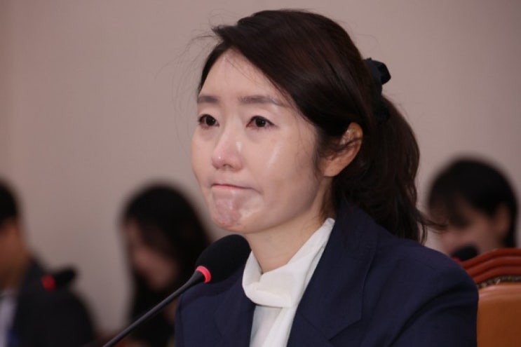 [속보] <b>강선우</b> “국민께 사죄, 성찰하며 살겠다”…<b>전격 사퇴</b>