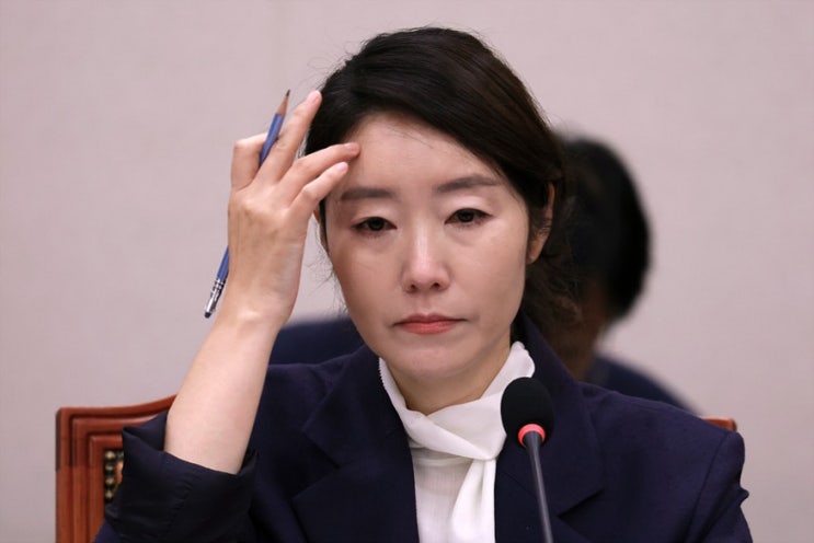 <b>강선우</b> 여성가족부장관 후보자, <b>전격사퇴</b>"성찰하며 살겠다... 