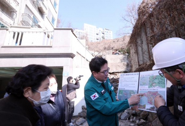  신노량진시장 정비사업 지연에 따른 강력 대책 시행 [한국철도일보]