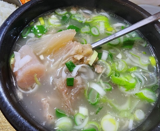  서울맛집 뜨끈한 도가니탕이 일품인 곳입니다