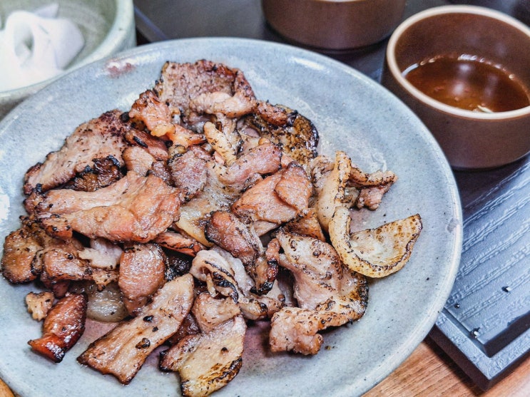 불국사밀면 경주점, 경주 황리단길 근처 맛집에서 푸짐한 밀면과 불고기!