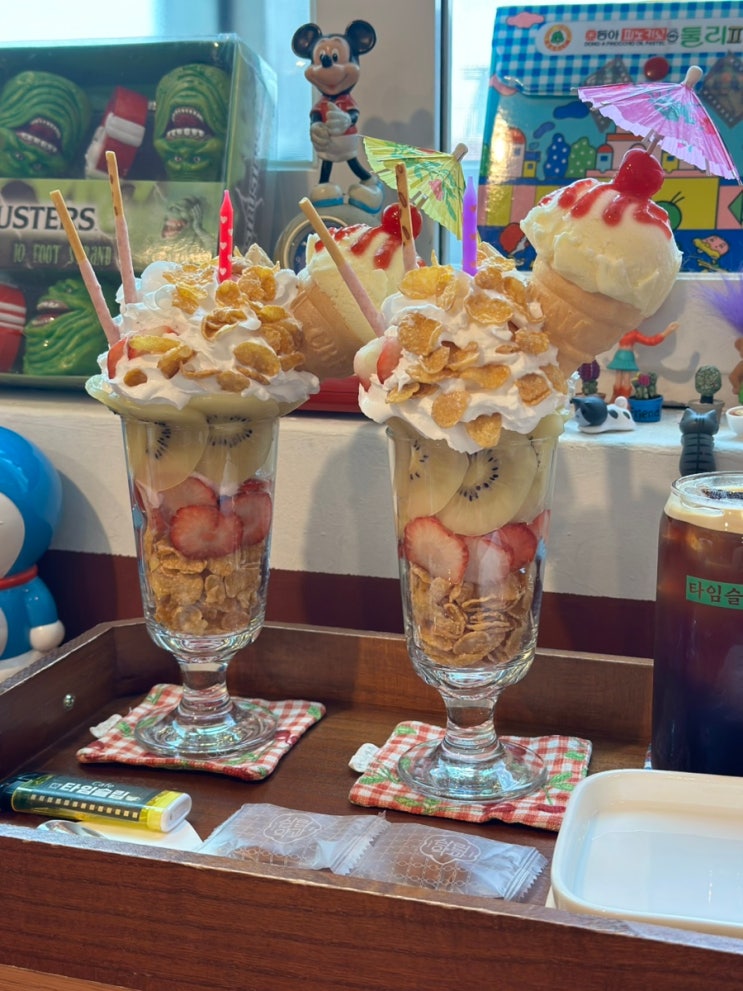  강릉 중앙시장 레트로감성 카페 파르페 커피 맛집 타임슬립