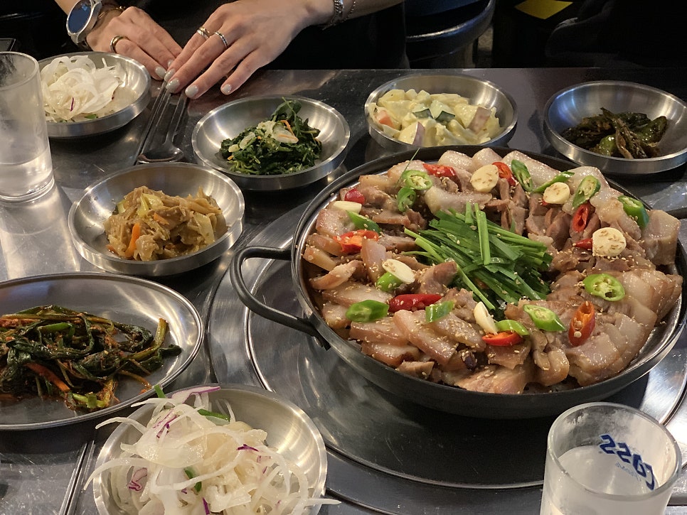 돈머꼬숯불생뒷고기 사진 2