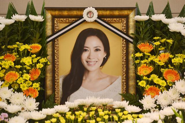 <b>유채영</b>, 우리 곁을 떠난 지 벌써 11년… 남편·팬들 <b>그리움</b>... 