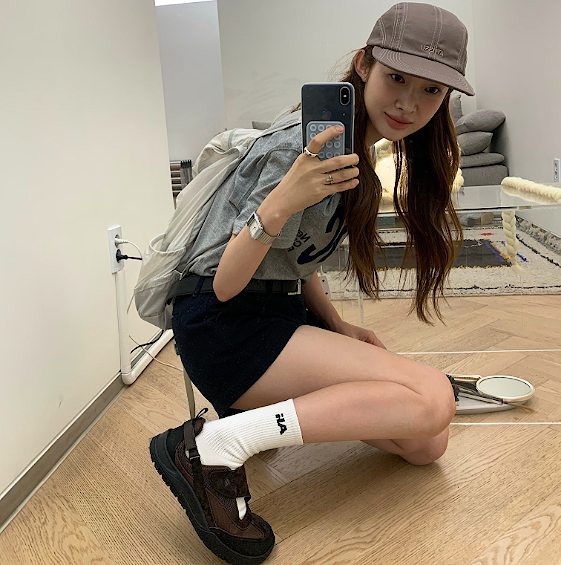  차정원 캐주얼 OOTD 조합 (신발,양말,백팩) 소개