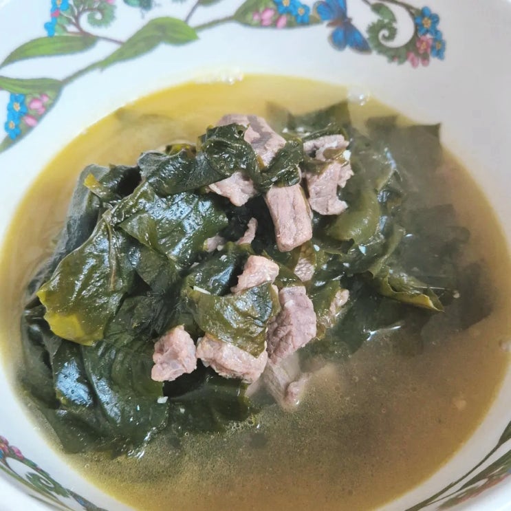  요알못의 사골국물 없이 초간단 미역국 끓이기 간단한데 왜 맛있어? 20분 미역국 레시피