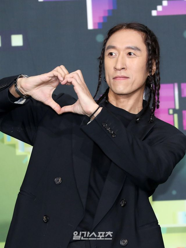 빽가 신곡 KBS 방송 부적격 판정 “가사 속 욕·상호명 때문”