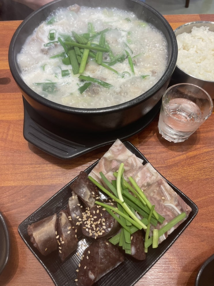  24시 인계동국밥 맛집 찾는다면 옛날경성순대국 인계점 편육 순대국밥