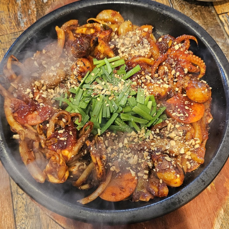  안락동 맛집 황금모래수라상, 쭈꾸미불고기와 생아구 요리의 진수! 넓고 쾌적한 본관·별관 방문기