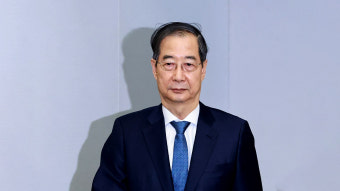 <b>내란</b> 공모 정점? <b>한덕수</b> 전 총리 <b>자택 압수수색</b>…충격의 중심에... 