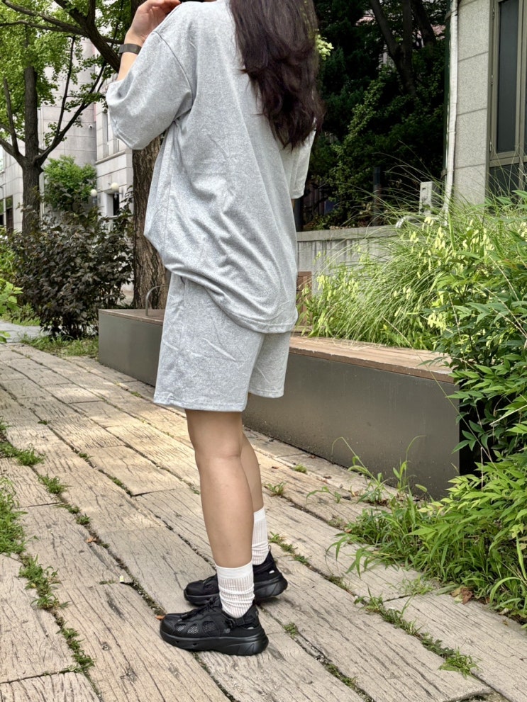  편안함과 스타일 모두 잡은 여름철 원마일룩 브루클린 테디베어 셋업