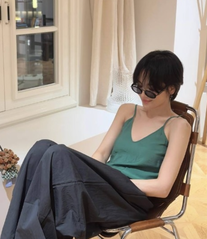  송혜교 숏컷 변신! 울프컷 벗고 여신 미모 폭발…분위기 진짜 올킬이에요️