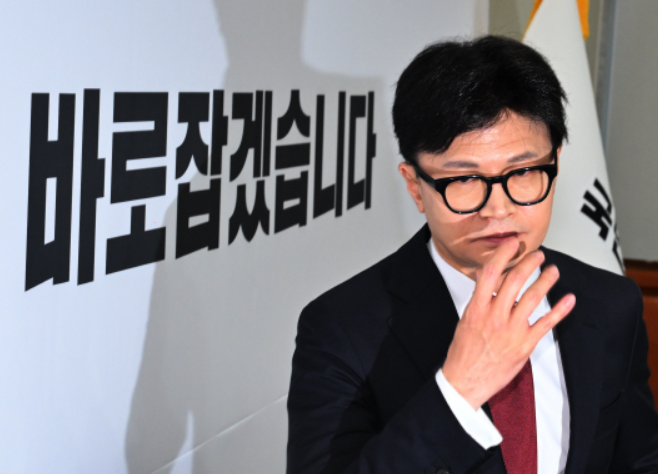 속뜻은｜안철수·<b>조경태</b> 전대구도 재편｜정치혁신과 <b>극우 논란</b>... 