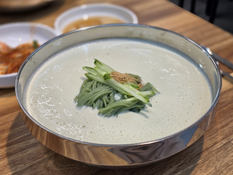  수원 천천동 오서산콩국수 : 입에 감기는 고소한 콩물
