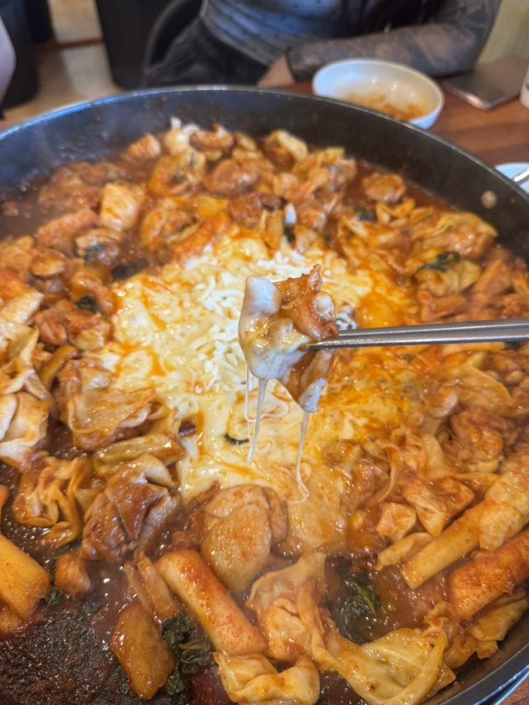  가평맛집 35년 전통 할매춘천닭갈비, 남이섬맛집 중 원탑 인정! 치즈사리+막국수는 무조건이에요