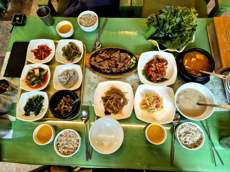  일산 애니골 맛집 '잎새' 우렁쌈밥과 돼지숯불고기 정식으로 건강하게 한 끼!