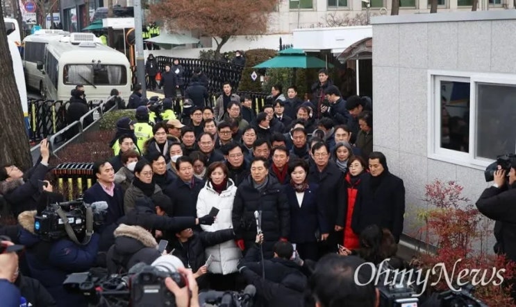 흔든 정성호의 ‘선제 타격’… <b>이재명 정부 개혁</b> 신호탄인가